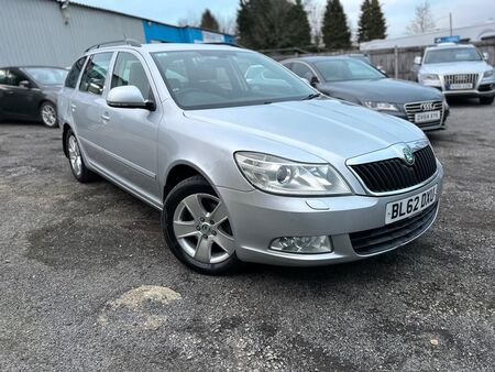 SKODA OCTAVIA 2.0 TDI Elegance Euro 5 5dr